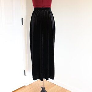 90’s Black Velvet Notations Petite Midi Skirt